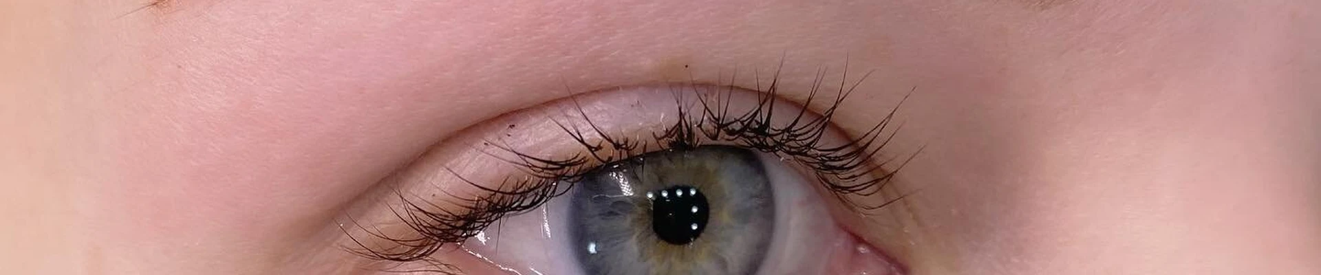 Annet.browlash в Ангарске Иркутская область, Ангарск, 32-й микрорайон, 4, 1 этаж; крыльцо за продуктовым магазином