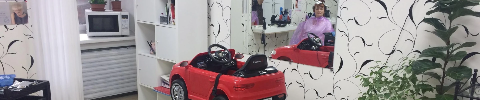 Парикмахерская на улице Ленина в Бердске