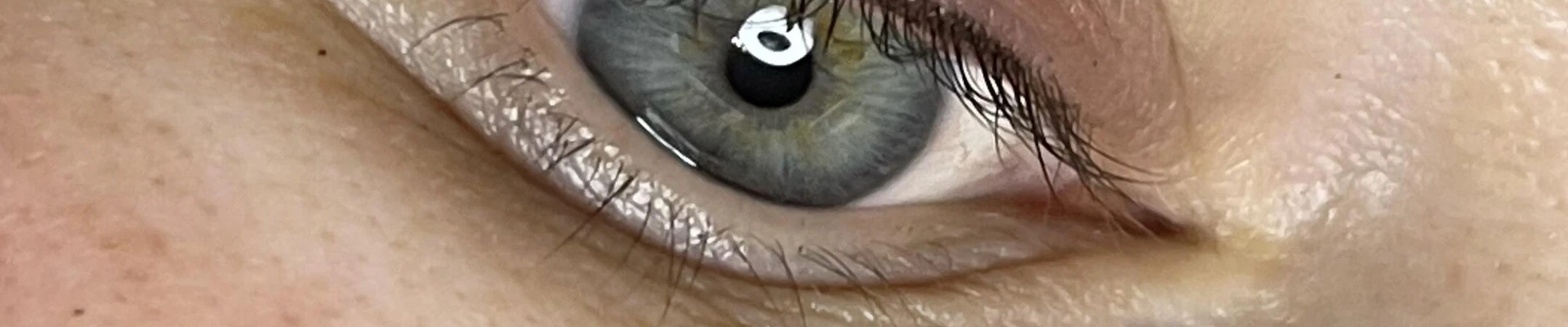 Elfa в Якутске Республика Саха (Якутия), Якутск, 203-й микрорайон, 30, вход в мастерскую Mister Darcy