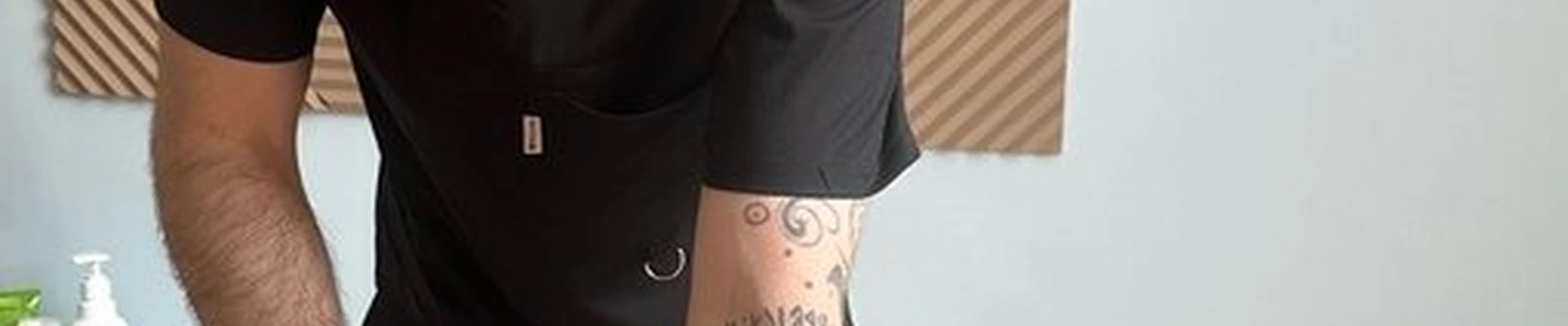 Руки к Телу