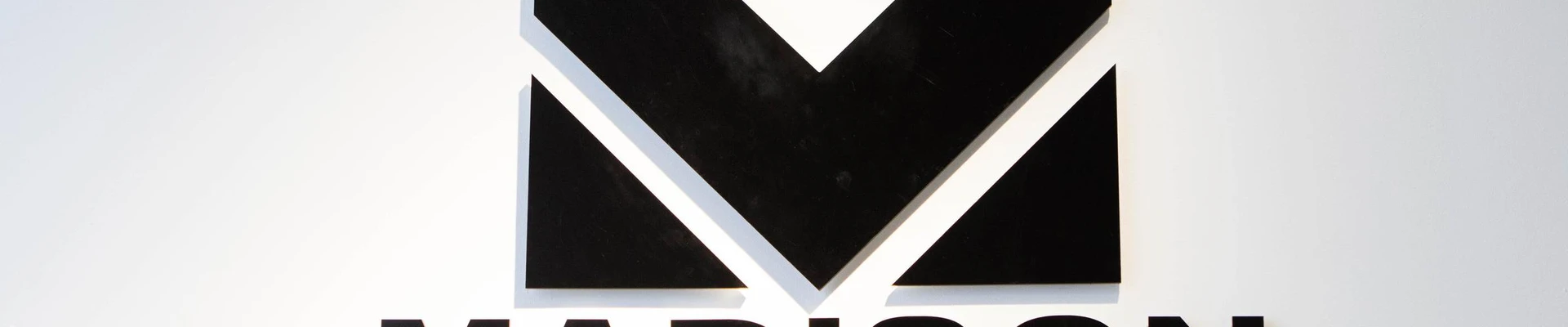 Madison в Владивостоке Россия, Приморский край, Владивосток, Ленинский район, 690000, улица Прапорщика Комарова, 45