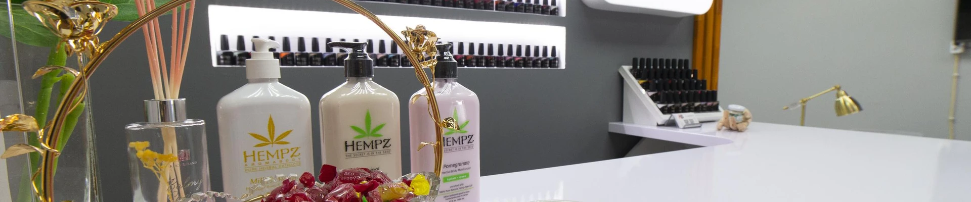 Nail Bar в Тюмени Тюменская область, Тюмень, улица Республики, 90, 1 этаж