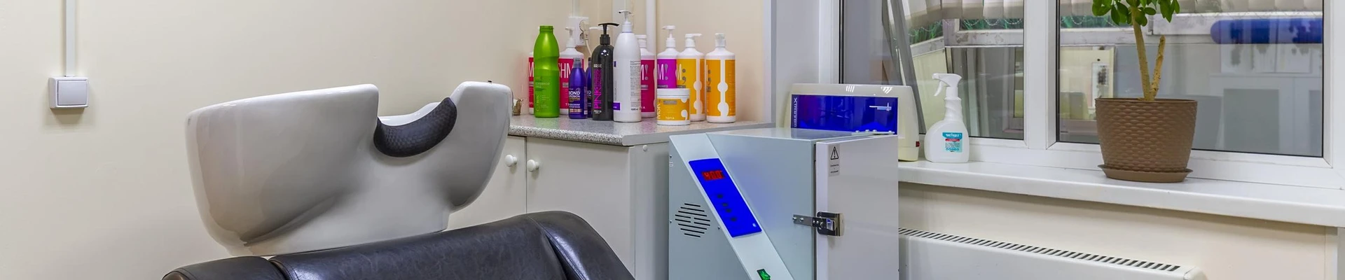 Waxing Gold в Химках Россия, Московская область, Химки, проспект Мельникова, 12, Находимся на углу дома,вывеска Парикмахерская