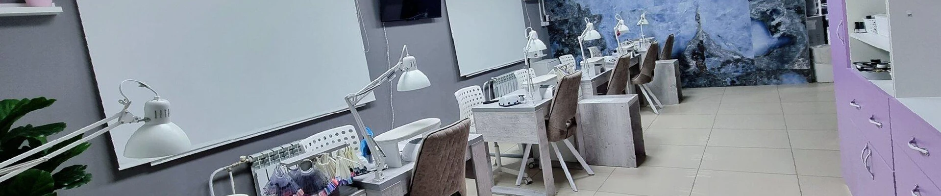 Nail City в Омске Россия, Омск, улица 10 лет Октября, 50, 1 этаж