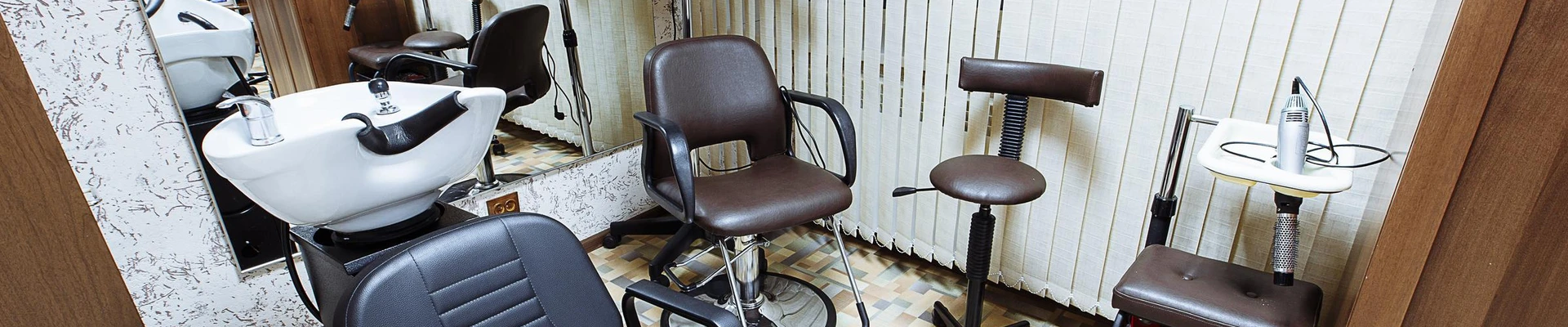 Парикмахерская на улице Декабристов в Ачинске