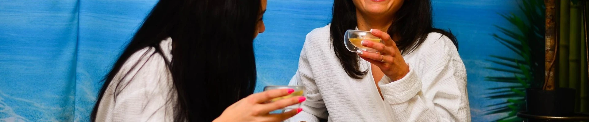 Эспаньола в Тихвине Россия, Ленинградская область, Тихвин, улица Карла Маркса, 11