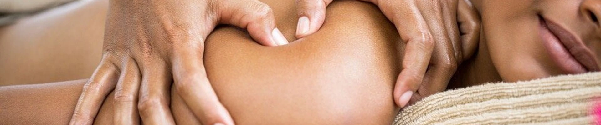 Лиса в Нягани Россия, Ханты-Мансийский автономный округ, Нягань, 2-й микрорайон, 9