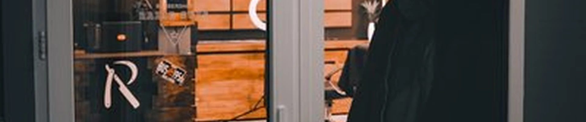 Zohan в Геленджике улица Островского, 172