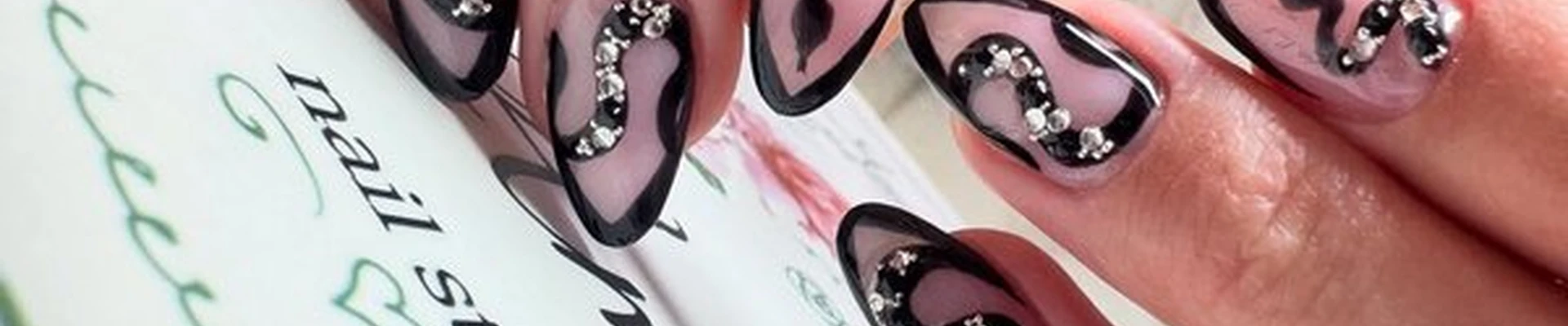 Amour.nails.blg