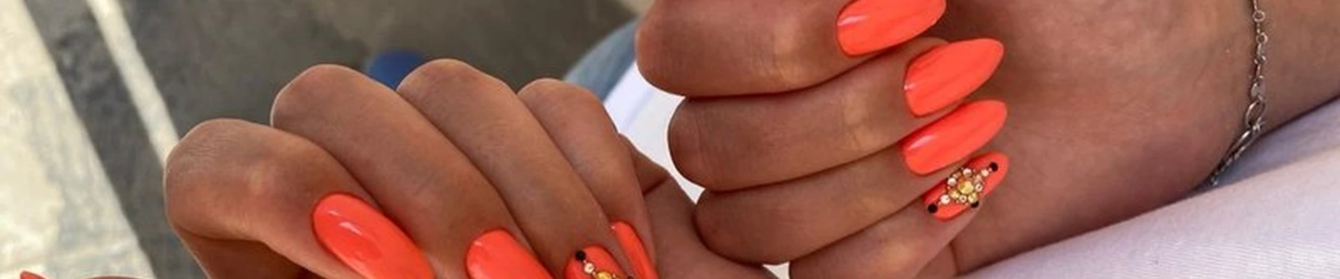 10 Nails
