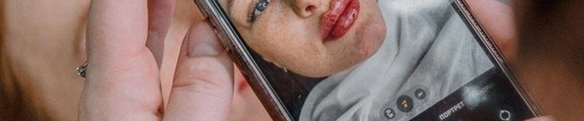 Bona lips