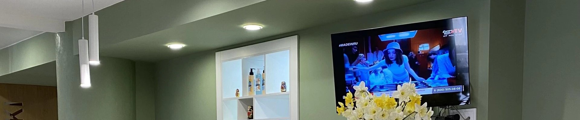 Матрёшки в Симферополе Россия, Севастополь, улица Репина, 15/1, Вход с обратной стороны дома