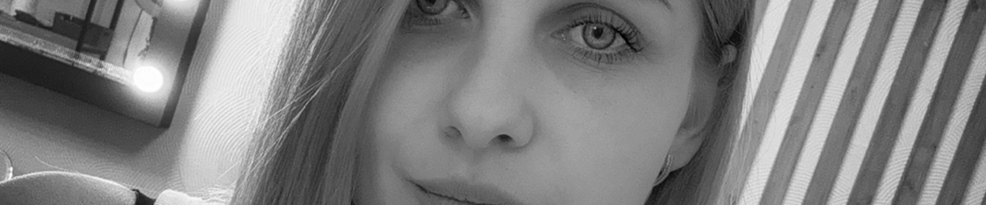 Masha Poroshkova - nail artist