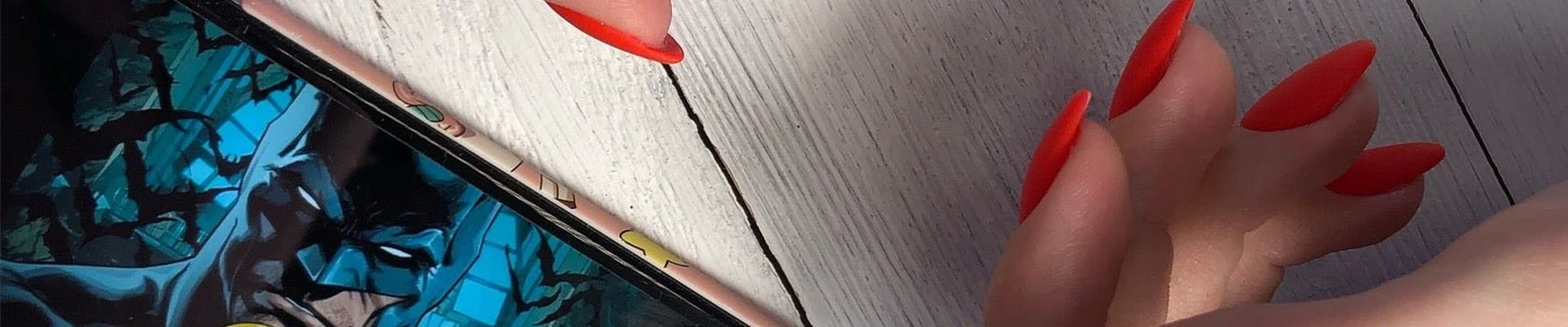 Larina nails