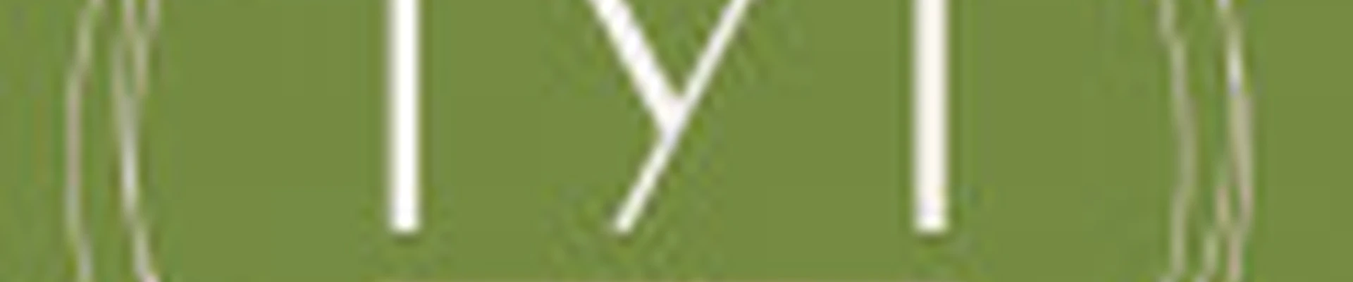 Тут на маникюре