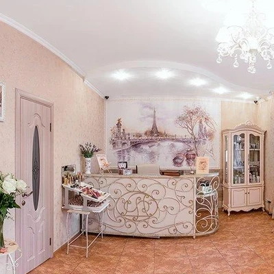 Французский дворик в Реутове Московская область, Реутов, улица Октября, 24, 1 этаж