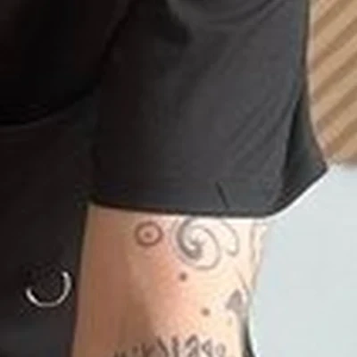 Руки к Телу