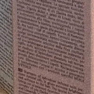 Апрель в Гатчине Ленинградская область, Гатчина, Хохлова, 8, 1 этаж; вход в арку