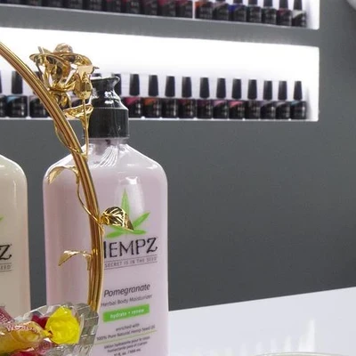 Nail Bar в Тюмени Тюменская область, Тюмень, улица Республики, 90, 1 этаж