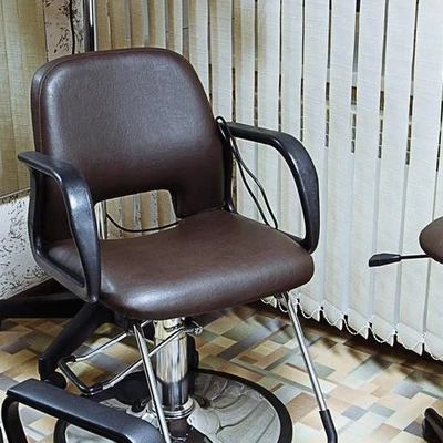 Парикмахерская на улице Декабристов в Ачинске