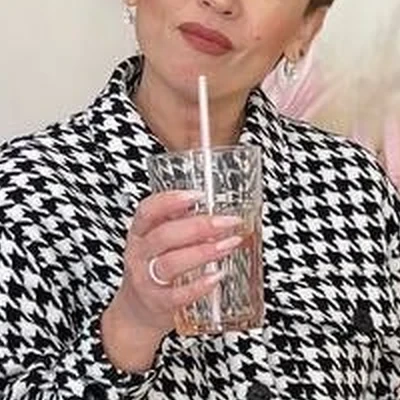 Laser Love в Магнитогорске Россия, Челябинская область, Магнитогорск, 455000, проспект Ленина, 46, 1 этаж