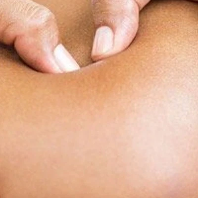 Лиса в Нягани Россия, Ханты-Мансийский автономный округ, Нягань, 2-й микрорайон, 9