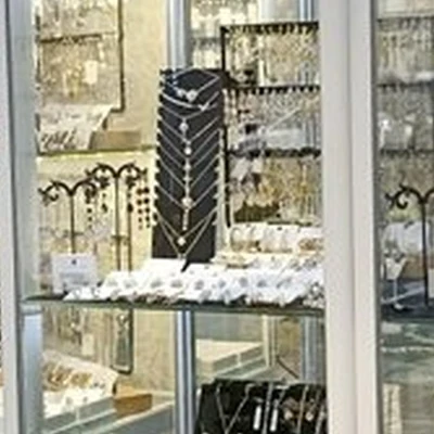 Cosmetic bar