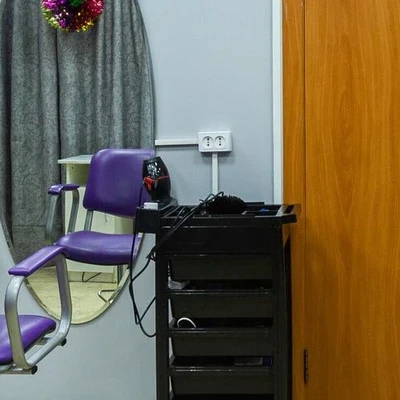 У дома в Домодедове Россия, Московская область, Домодедово, микрорайон Западный, микрорайон Дружба, улица Дружбы, 2