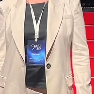 Мастер педикюра и маникюра Егорова Мая