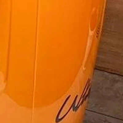 Студия загара на улице 75-й Гвардейской Бригады в Чкаловском