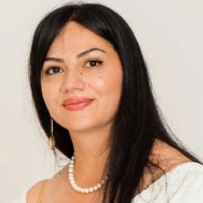 Акопян Лаура