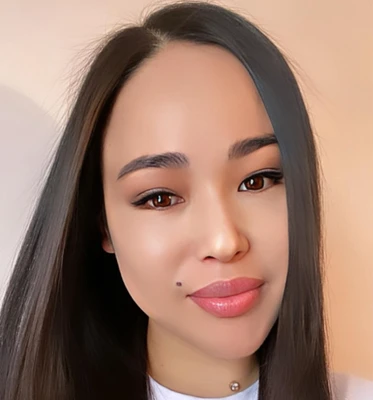 Айдай - эксперт наращивания ресниц