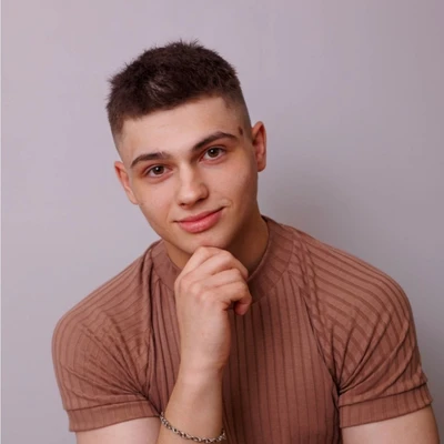 Чугреев Влад