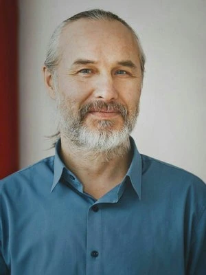 Олег Бахарев