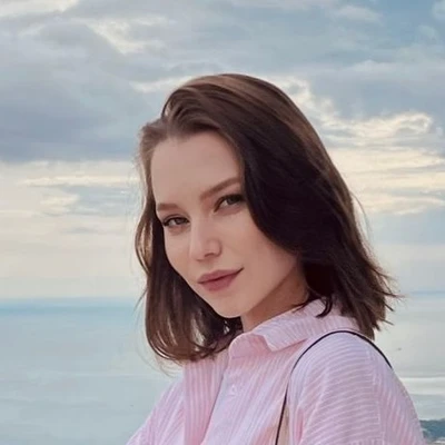 Анна бровист