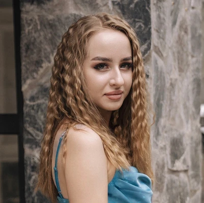 Елесина Оля