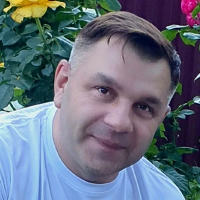 парикмахер-универсал Олег