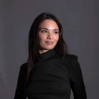 Мила