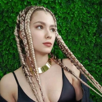 - Алёна