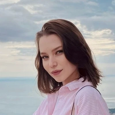 Анна бровист