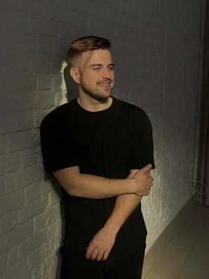 Денис Лапшин