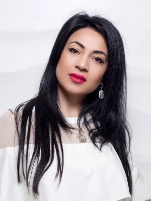 Белла Омаргаджиева