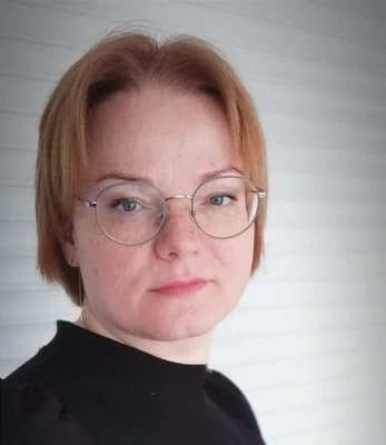 Новокшонова( принимает на Стачек,4) Юлия