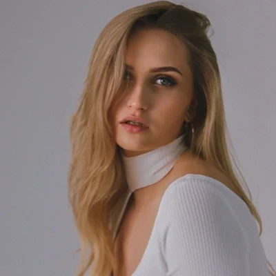 Салина Виолетта