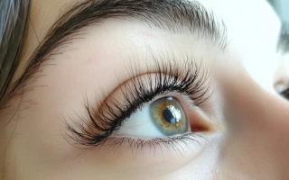 Коррекция бровей