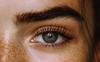 Оформление бровей (коррекция+окрашивание)